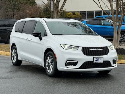 2026 Chrysler Pacifica Select Van Passenger Van