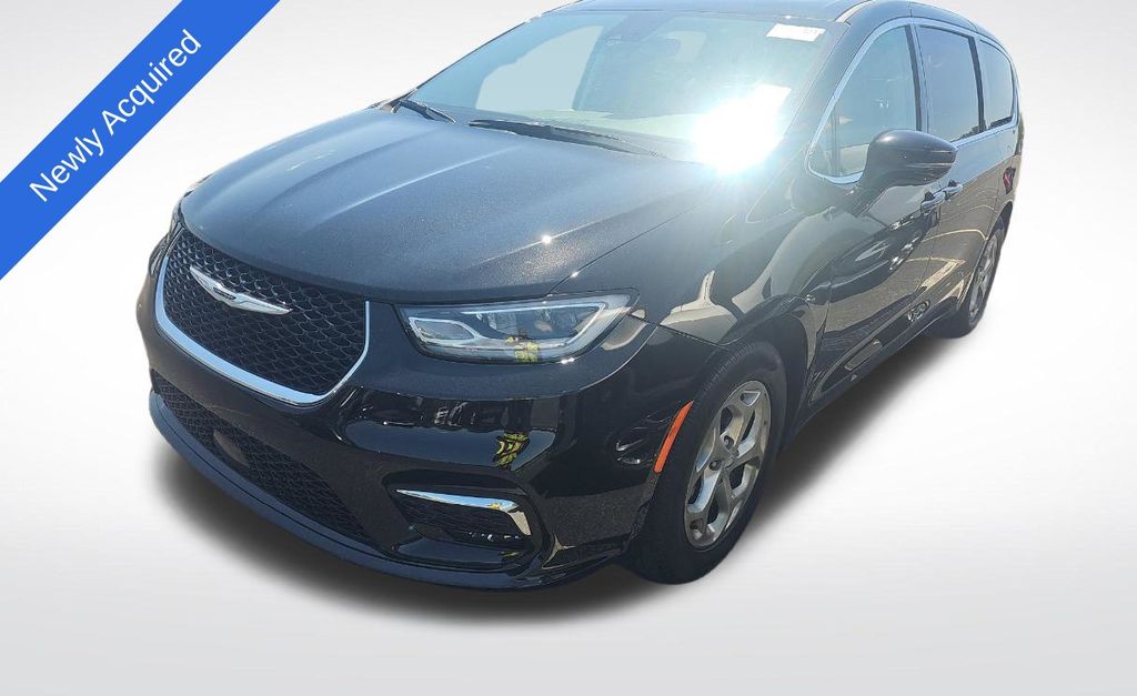 2024 Chrysler Pacifica's photo