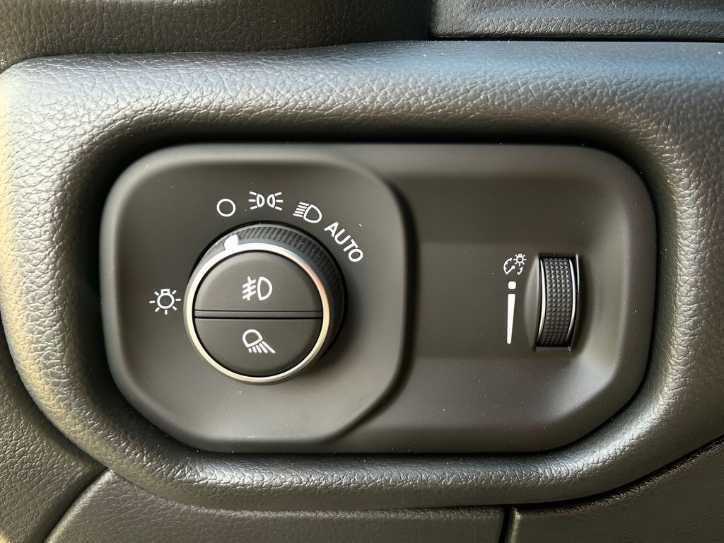 2025 RAM 2500 Tradesman - Photo 25