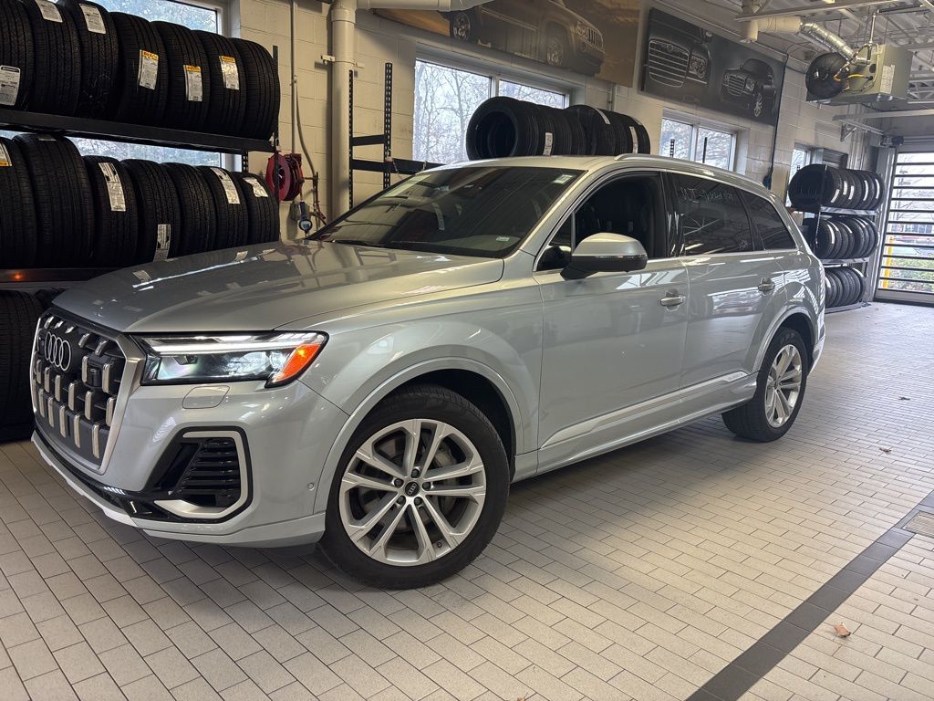 2025 Audi Q7 Premium Plus's photo
