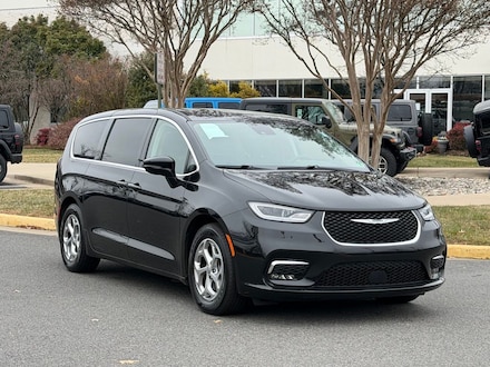 2024 Chrysler Pacifica Limited Van Passenger Van