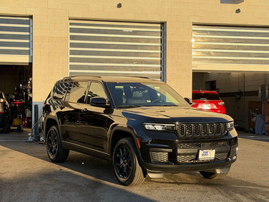 2025 Jeep Grand Cherokee L Altitude's photo