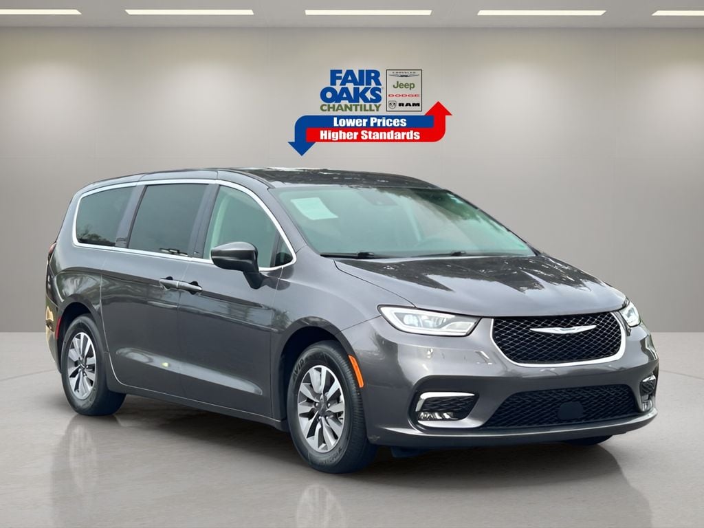 Used 2023 Chrysler Pacifica Plug-In Hybrid Touring L Van Passenger Van