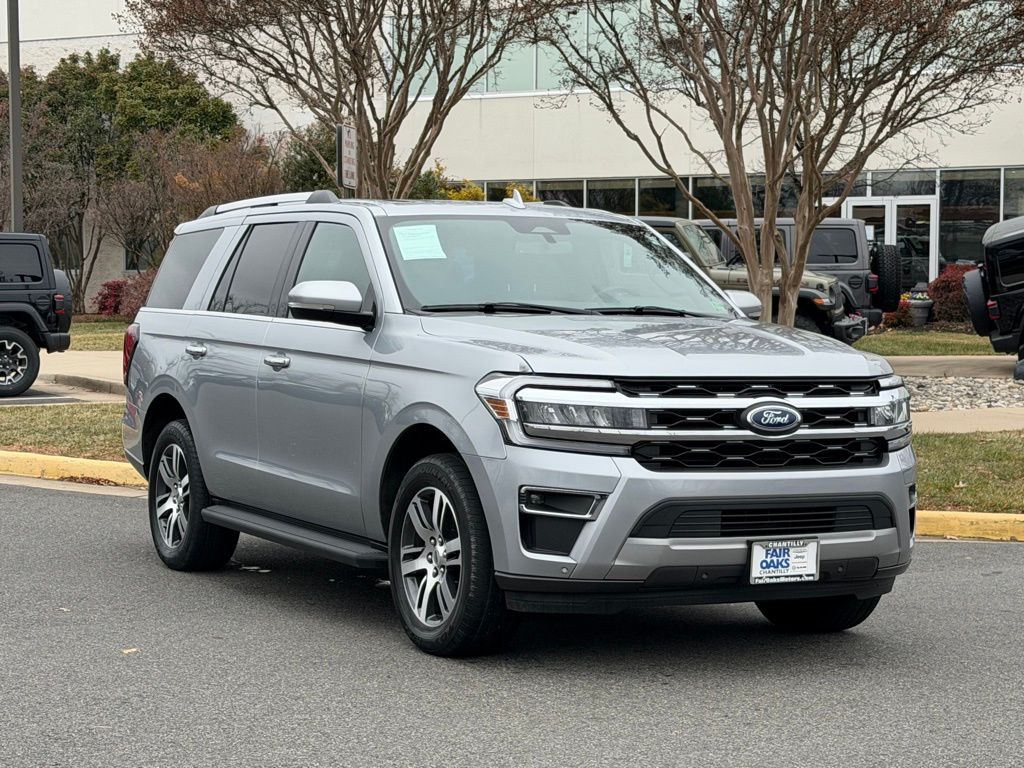 2024 Ford Expedition Limited's photo