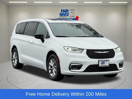 2026 Chrysler Pacifica Select Van Passenger Van