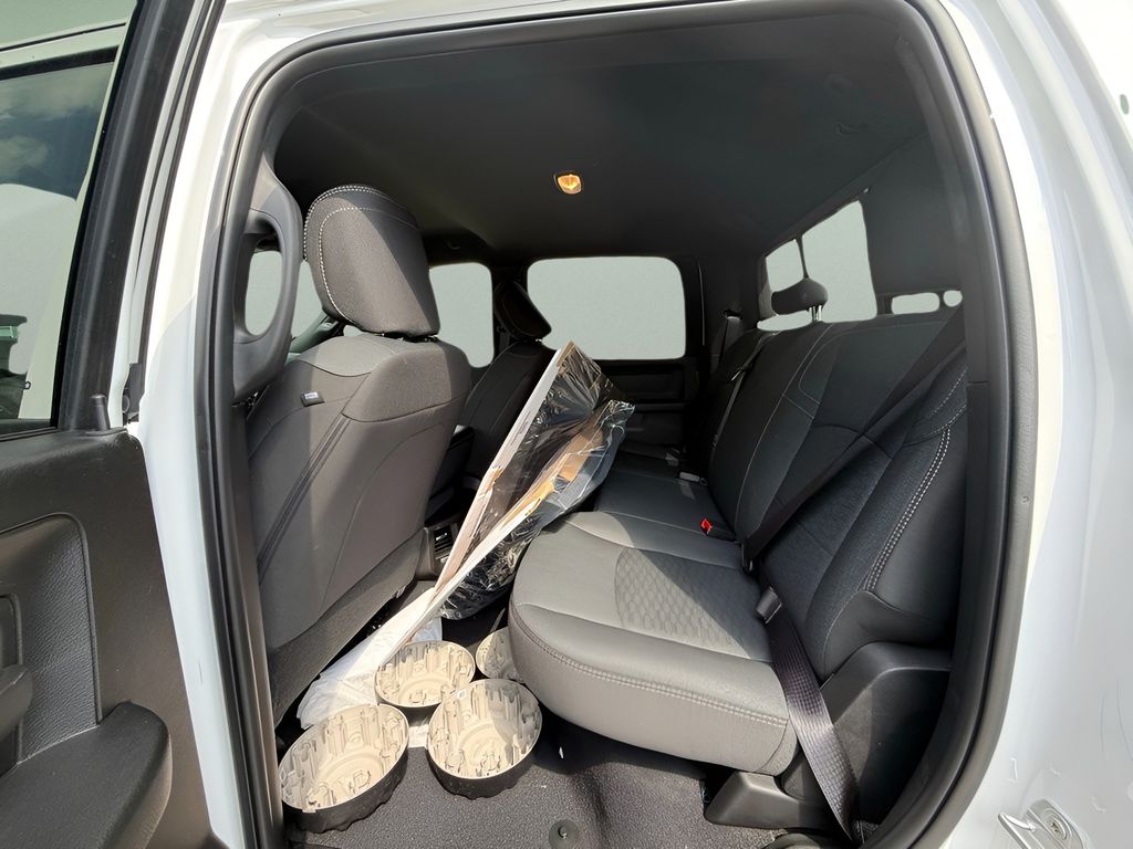 2025 RAM 2500 Tradesman - Photo 13