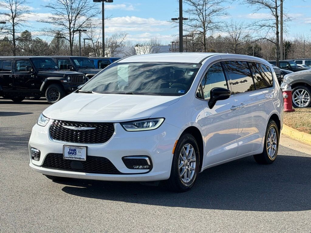 Certified 2025 Chrysler Pacifica Select Van Passenger Van