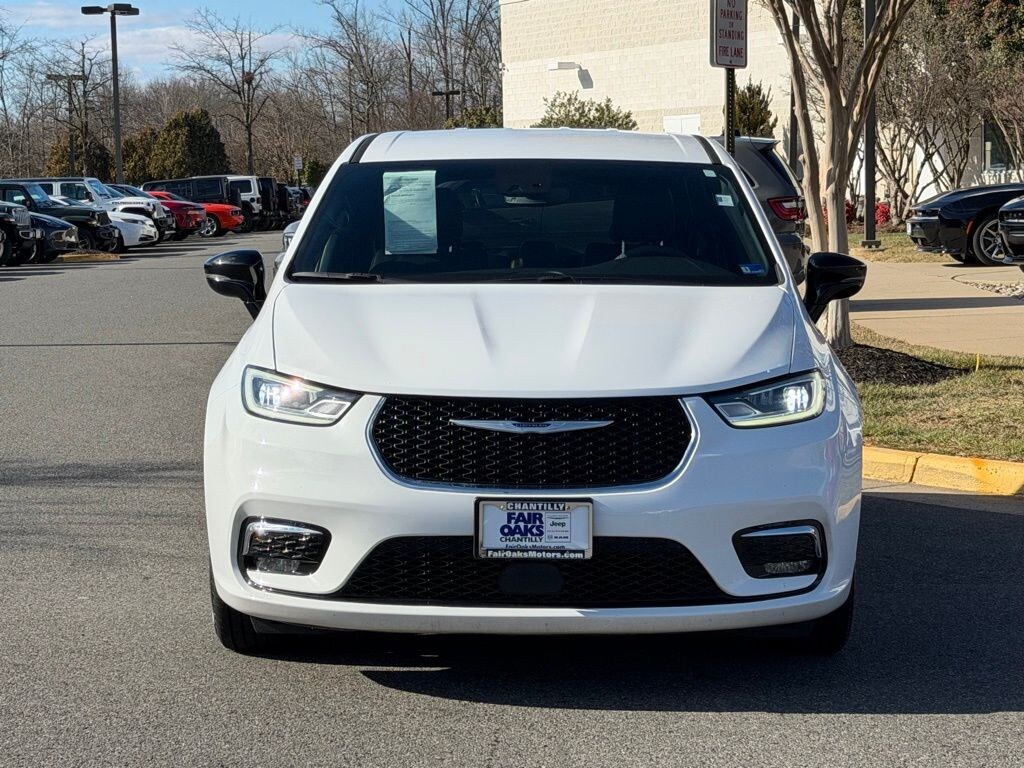 Certified 2025 Chrysler Pacifica Select Van Passenger Van