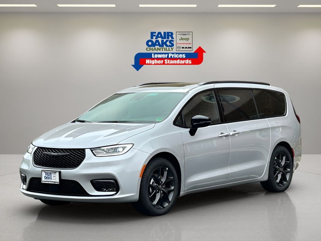 New 2026 Chrysler Pacifica Limited Passenger Van