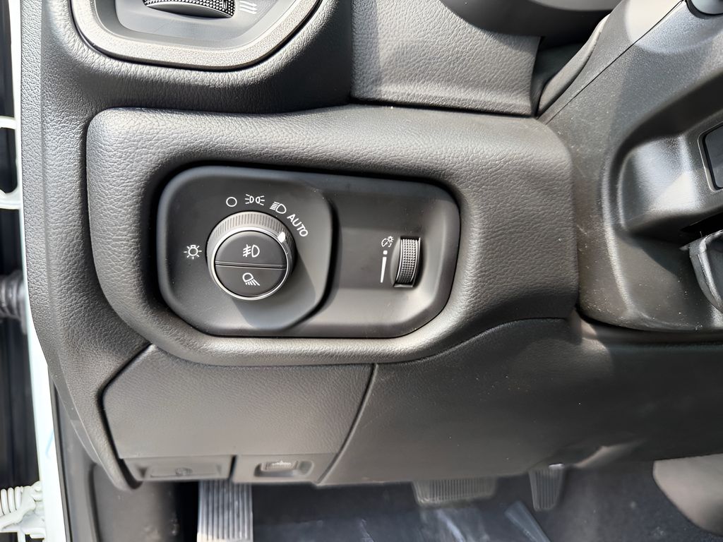 2025 RAM 2500 Tradesman - Photo 16