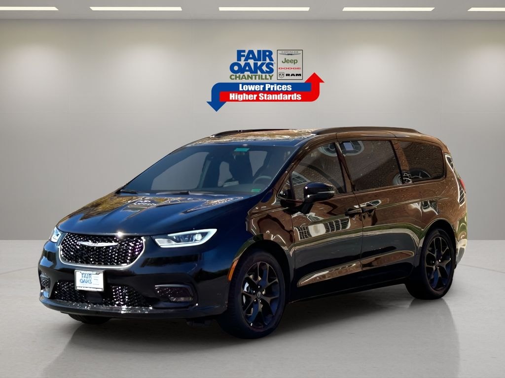 New 2026 Chrysler Pacifica Limited Passenger Van