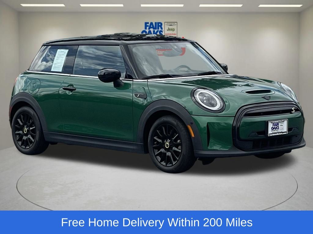 2022 MINI Hardtop Cooper SE's photo