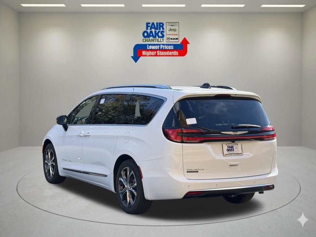2026 Chrysler Pacifica Pinnacle - Photo 9