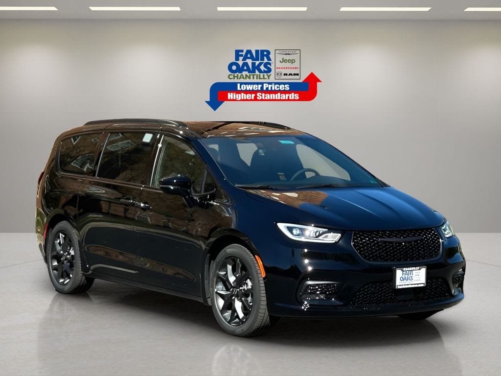 New 2026 Chrysler Pacifica Limited Passenger Van