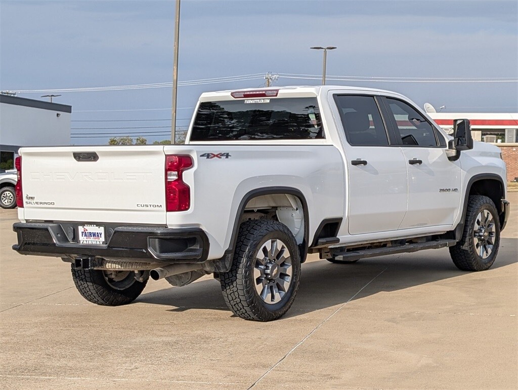 2024 Chevrolet Silverado 2500HD Custom photo 4
