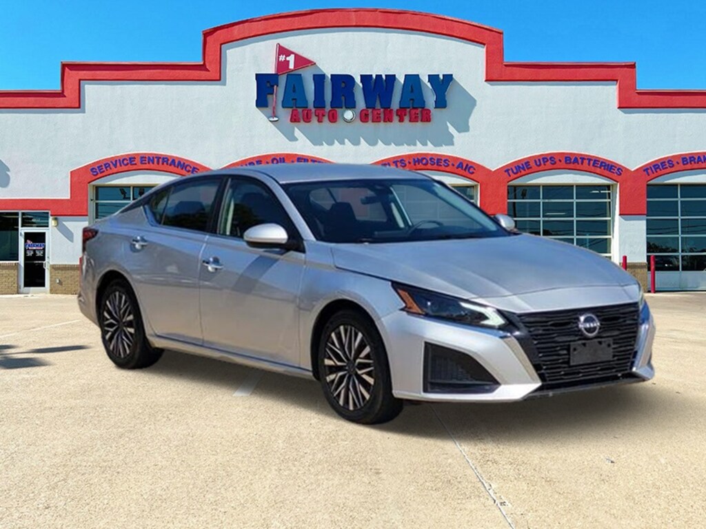 Used 2023 Nissan Altima 2.5 SV Sedan