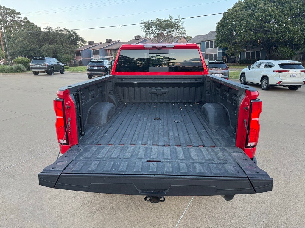 2025 Chevrolet Silverado 2500HD ZR2 photo 2