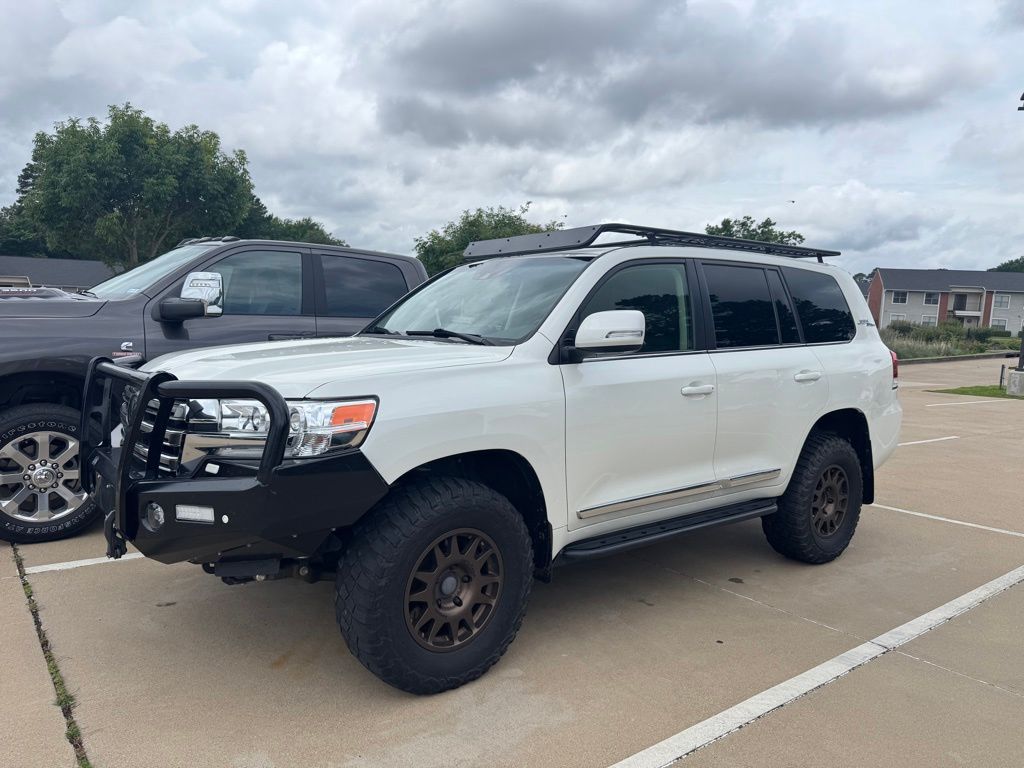 2018 Toyota Land Cruiser -'s photo