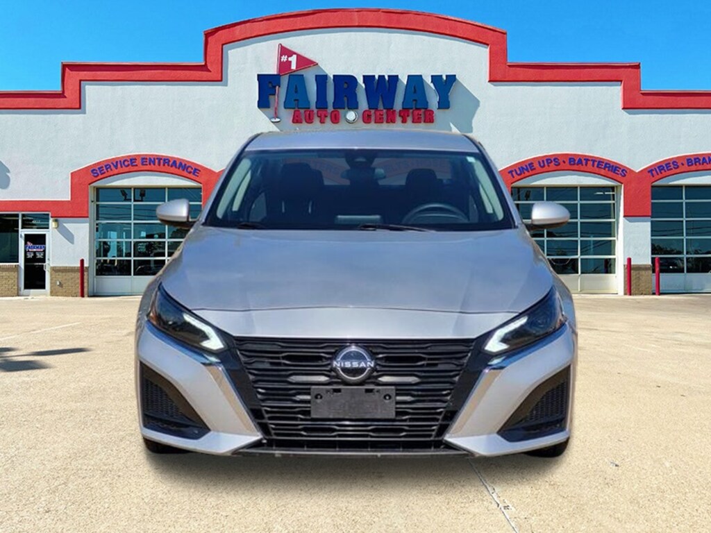 Used 2023 Nissan Altima 2.5 SV Sedan