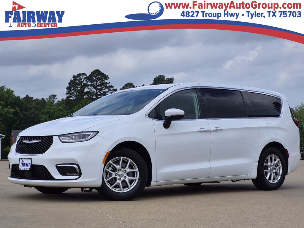 2023 Chrysler Pacifica Touring L
