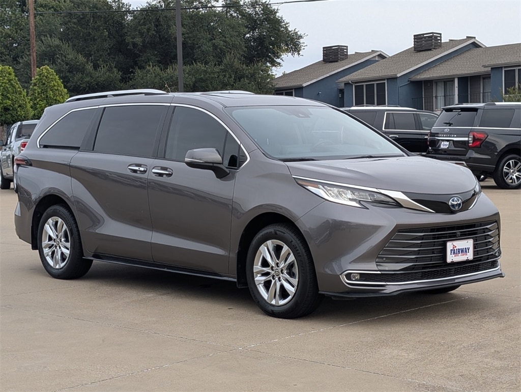 Used 2023 Toyota Sienna Limited 7 Passenger Van Passenger Van