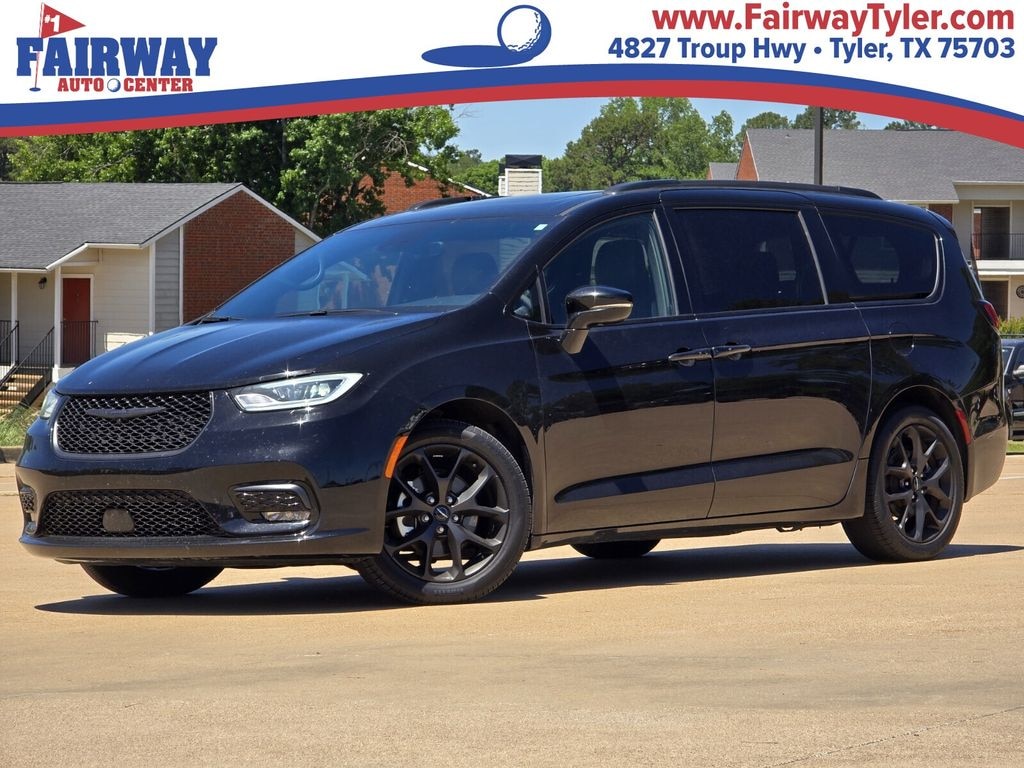 Used 2025 Chrysler Pacifica Limited Van Passenger Van