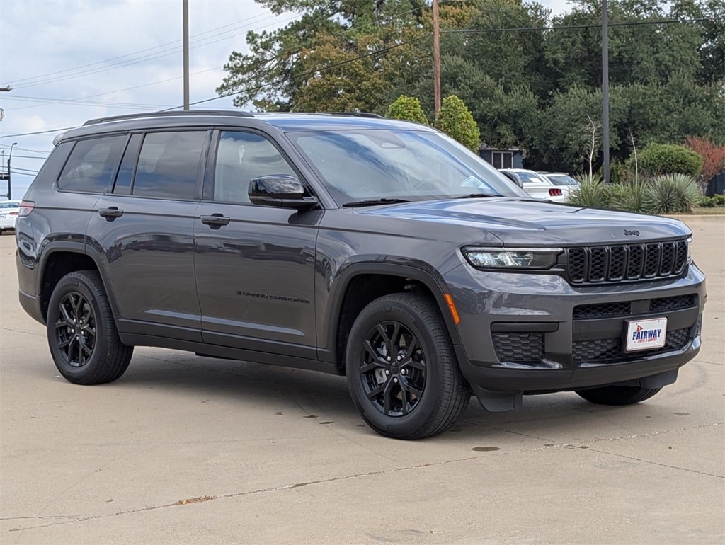 Used 2024 Jeep Grand Cherokee L Laredo SUV