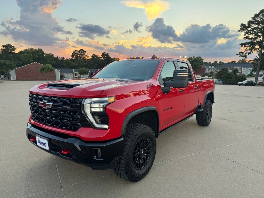 2025 Chevrolet Silverado 2500HD ZR2 photo 4