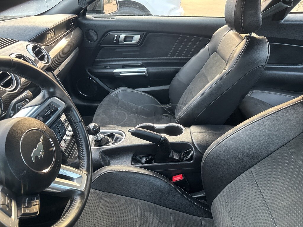 2020 Ford Mustang GT Premium photo 3