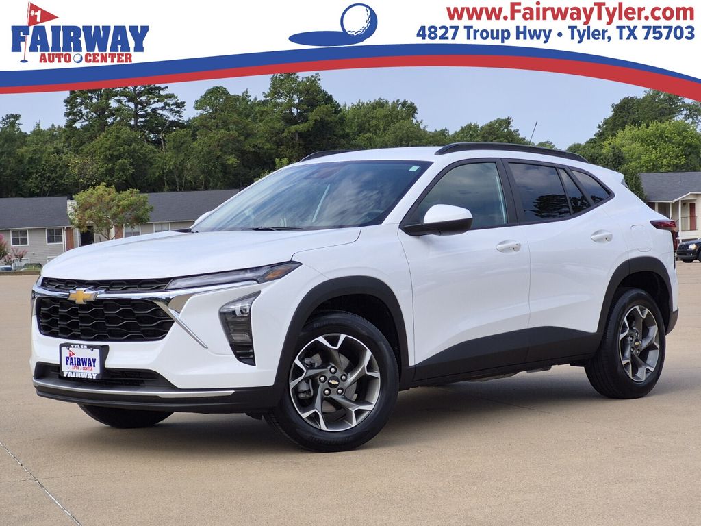 Used 2025 Chevrolet Trax LT