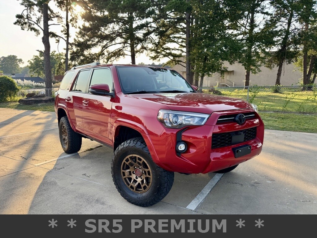2022 Toyota 4Runner SR5 Premium photo 2