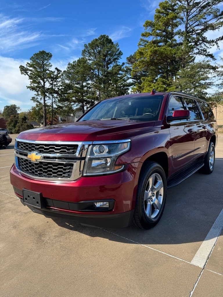 2018 Chevrolet Suburban LT's photo
