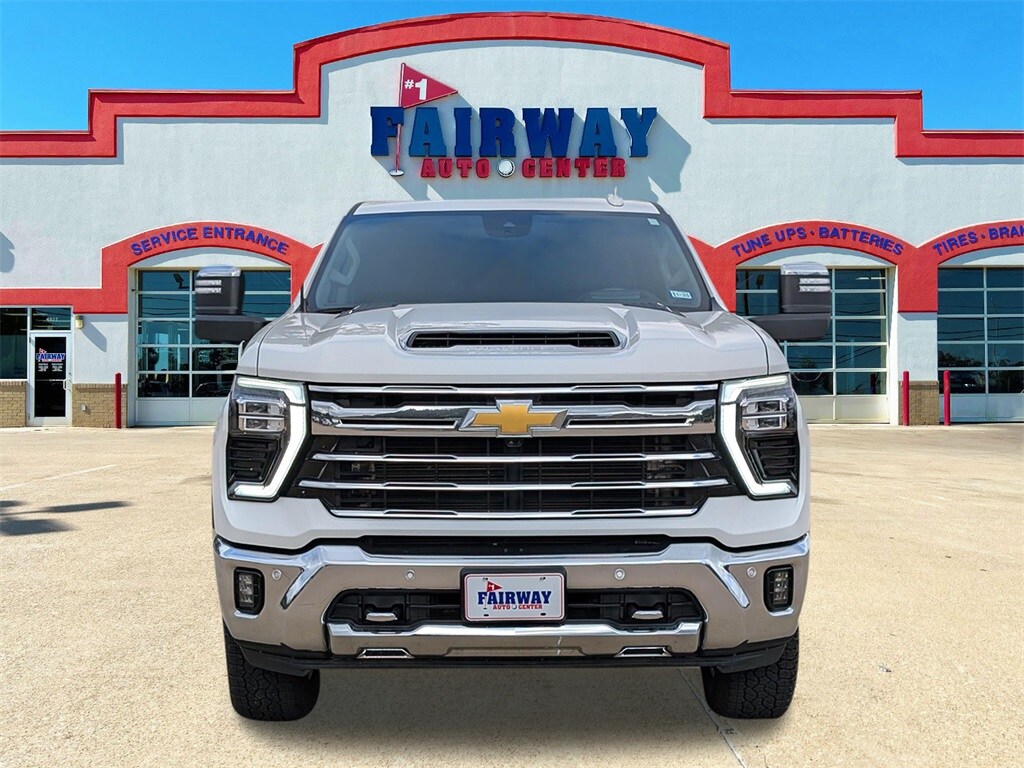 2024 Chevrolet Silverado 2500HD LTZ photo 2