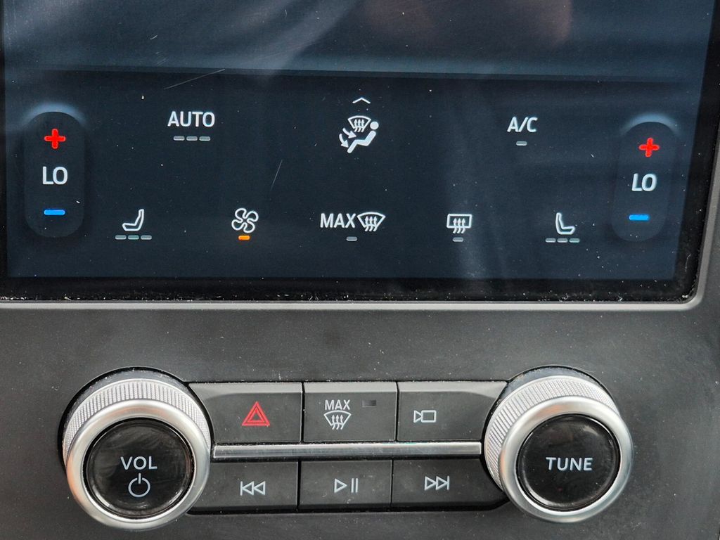 2024 Ford Edge SEL - Photo 25