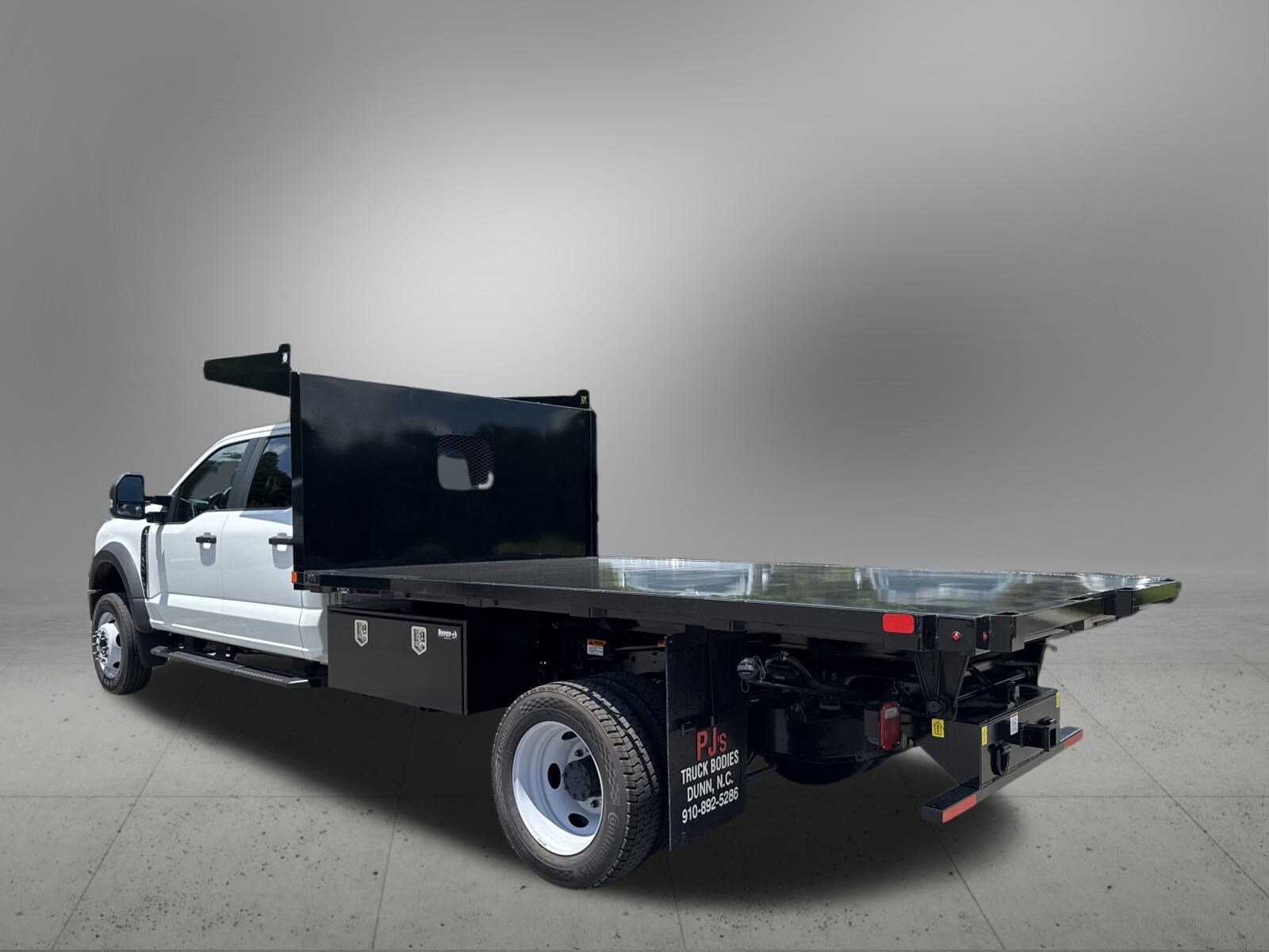 2024 Ford F-550 XL photo 3