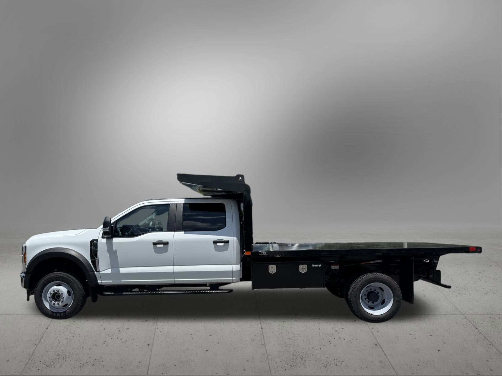 2024 Ford F-550 XL photo 2