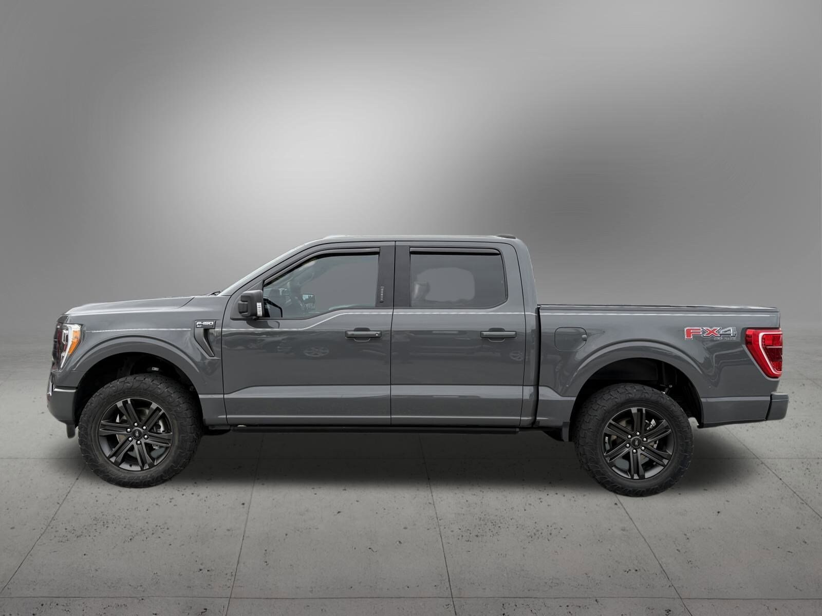 2021 Ford F-150 XLT photo 2
