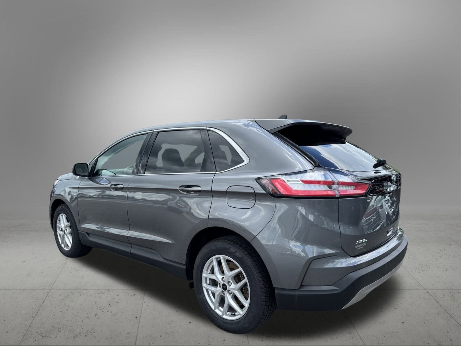 2024 Ford Edge SEL photo 3