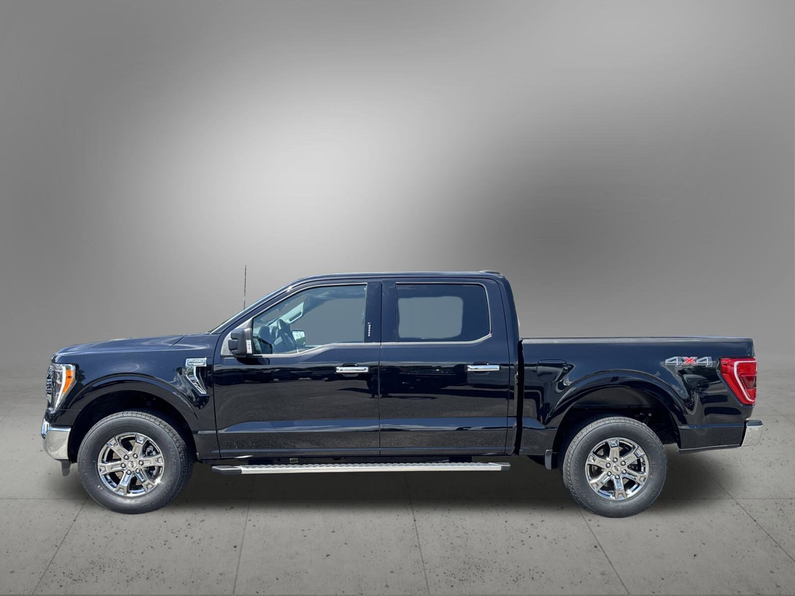 2023 Ford F-150 XLT photo 2