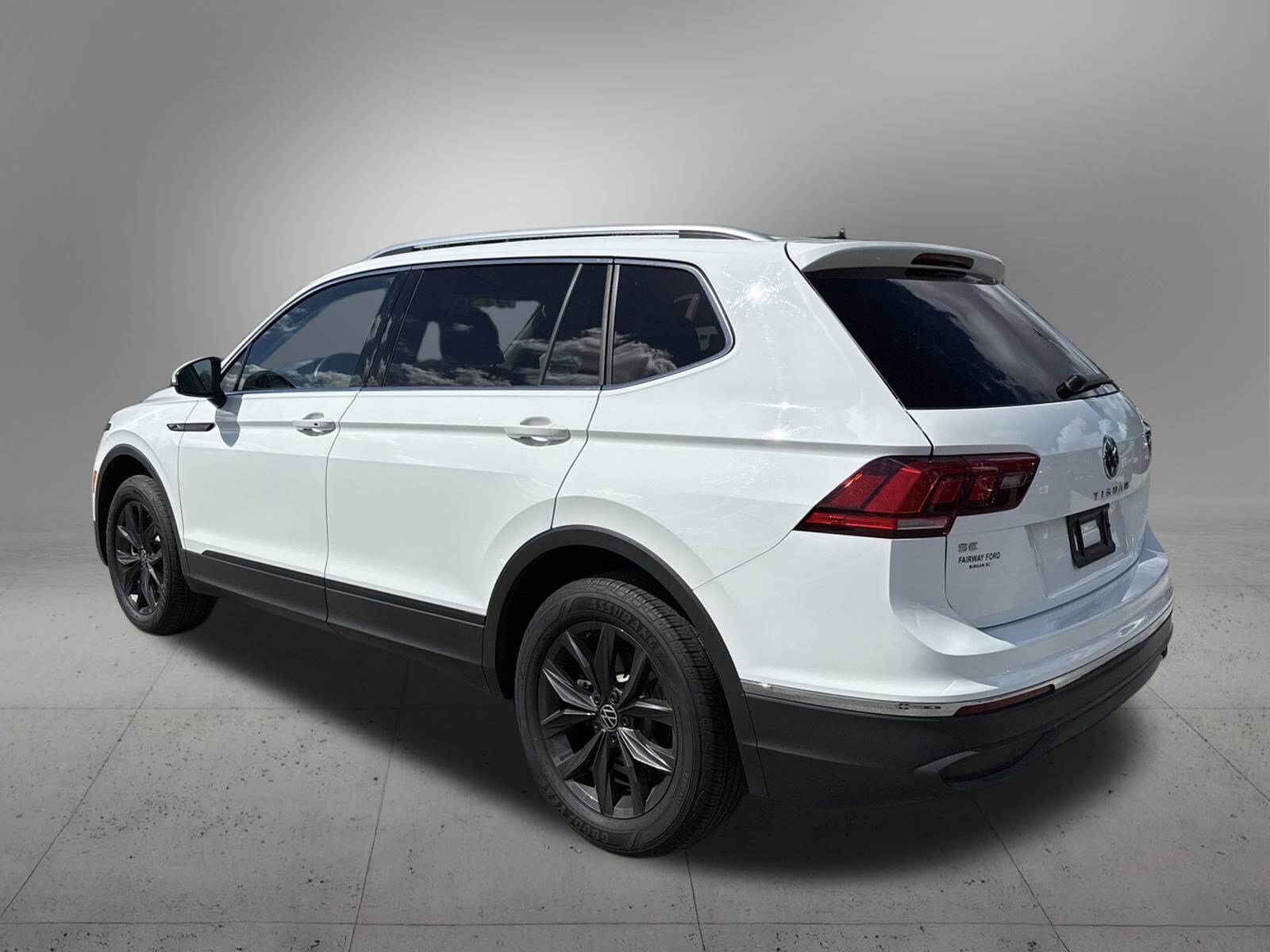 2024 Volkswagen Tiguan SE Wolfsburg Edition photo 3