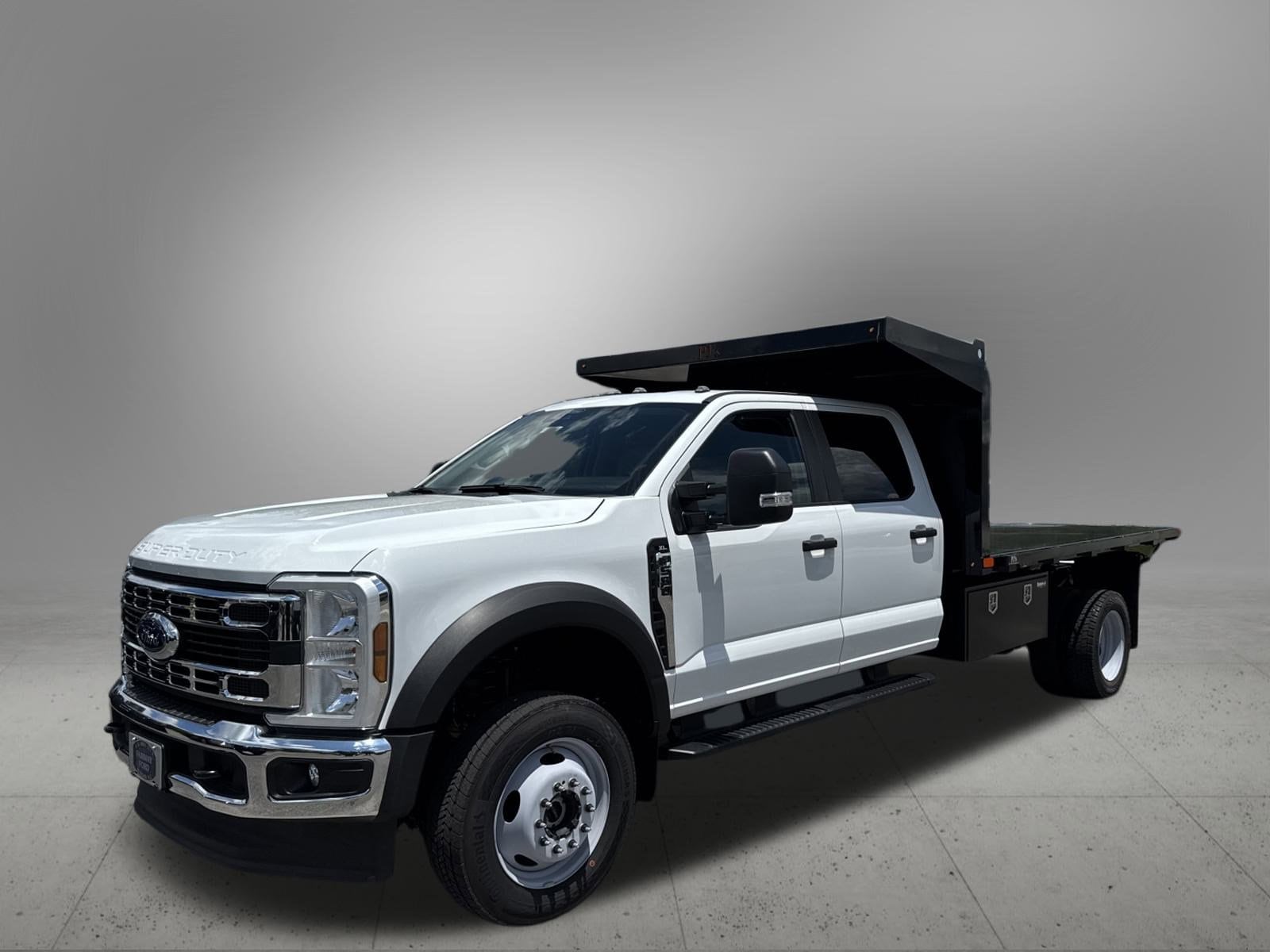 2024 Ford F-550 Super Duty Chassis Cab XL