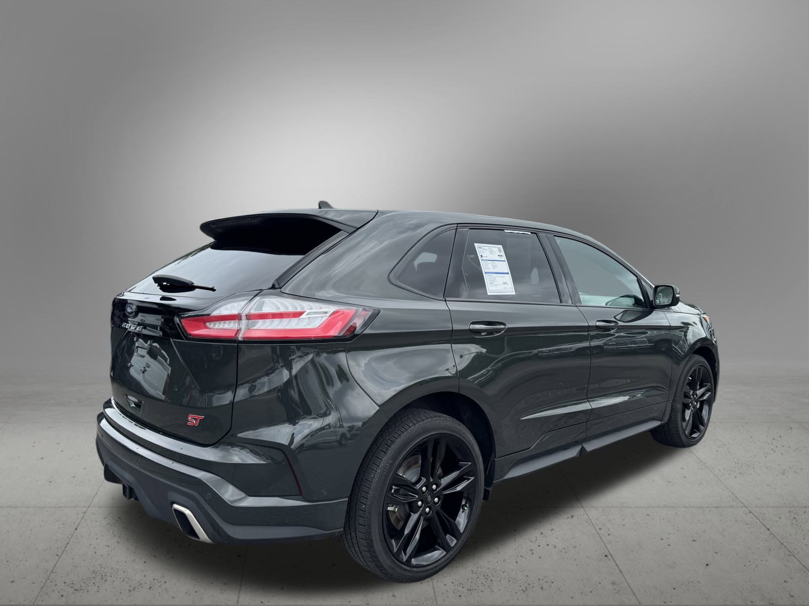 2022 Ford Edge ST photo 4