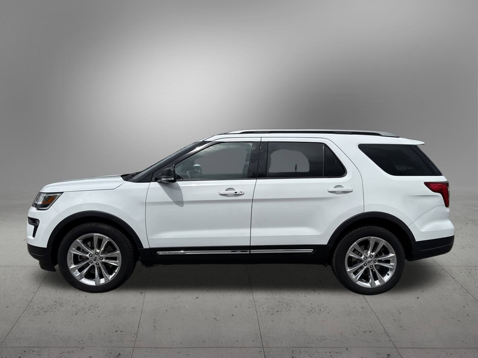 2019 Ford Explorer XLT photo 2