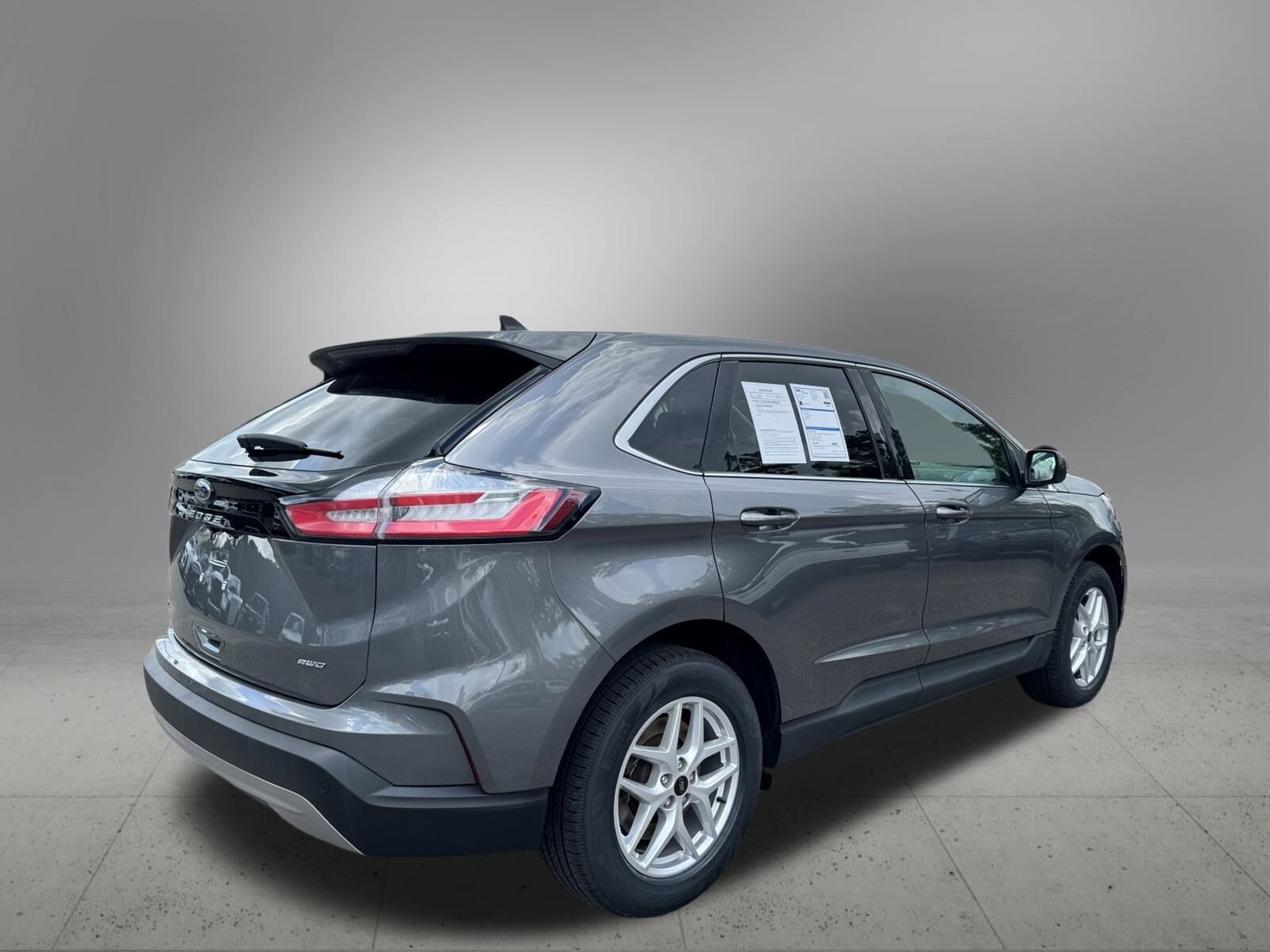 2024 Ford Edge SEL photo 4