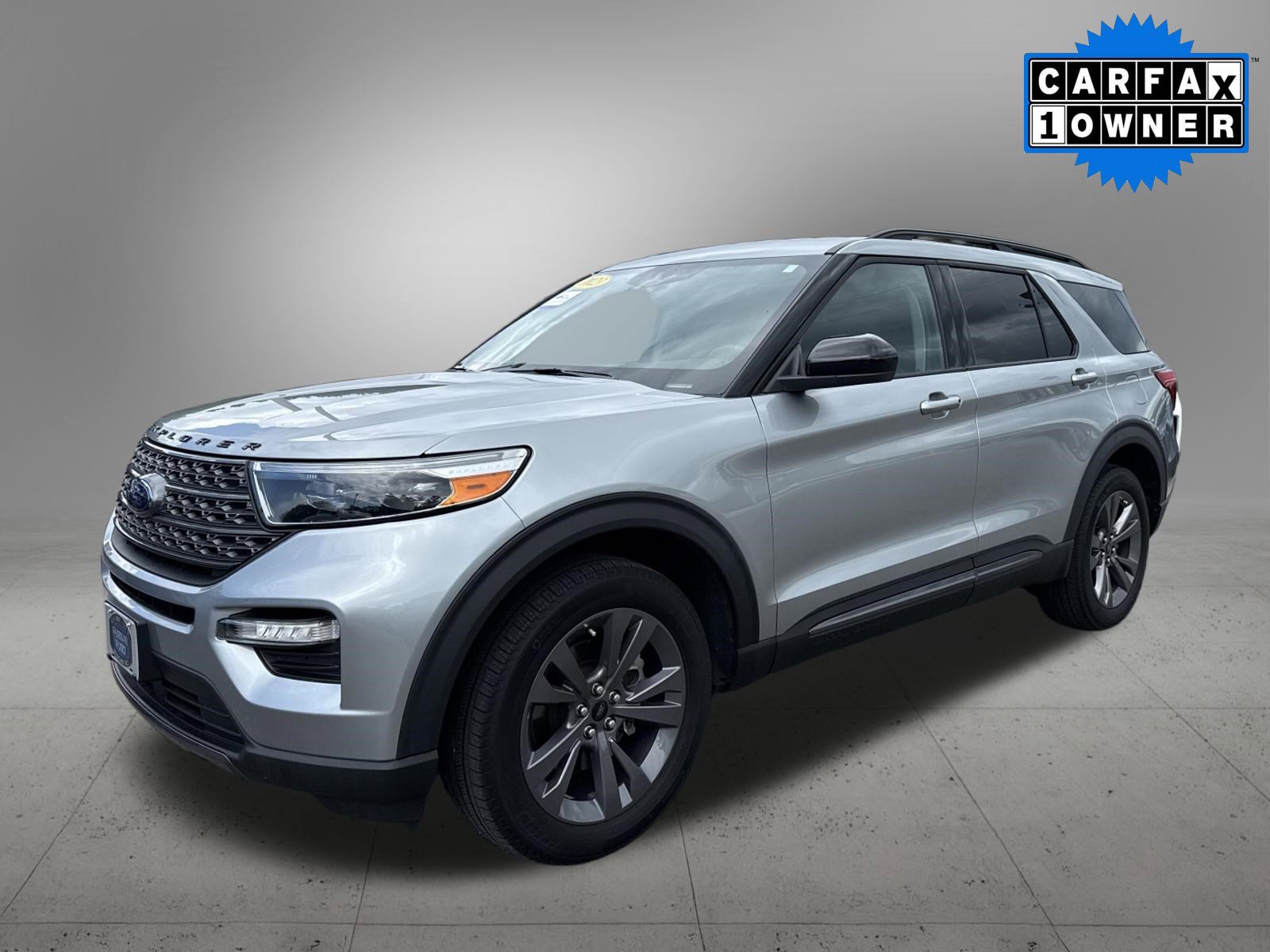 2023 Ford Explorer XLT 4WD's photo