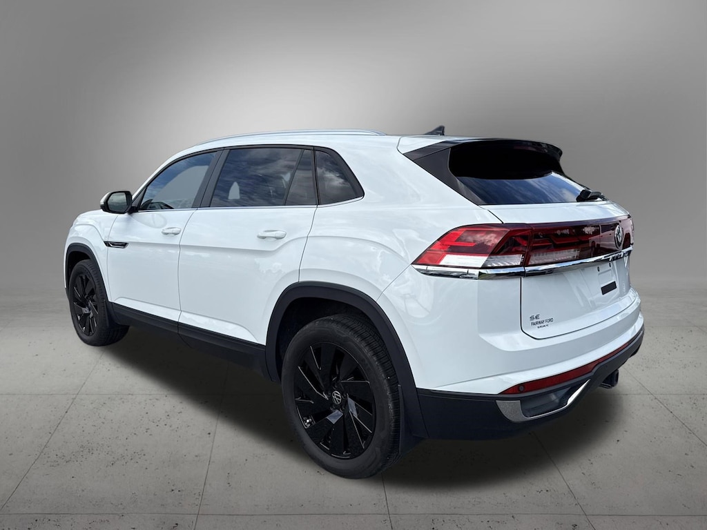 Used 2025 Volkswagen Atlas Cross Sport 2.0T SE w/Technology SUV
