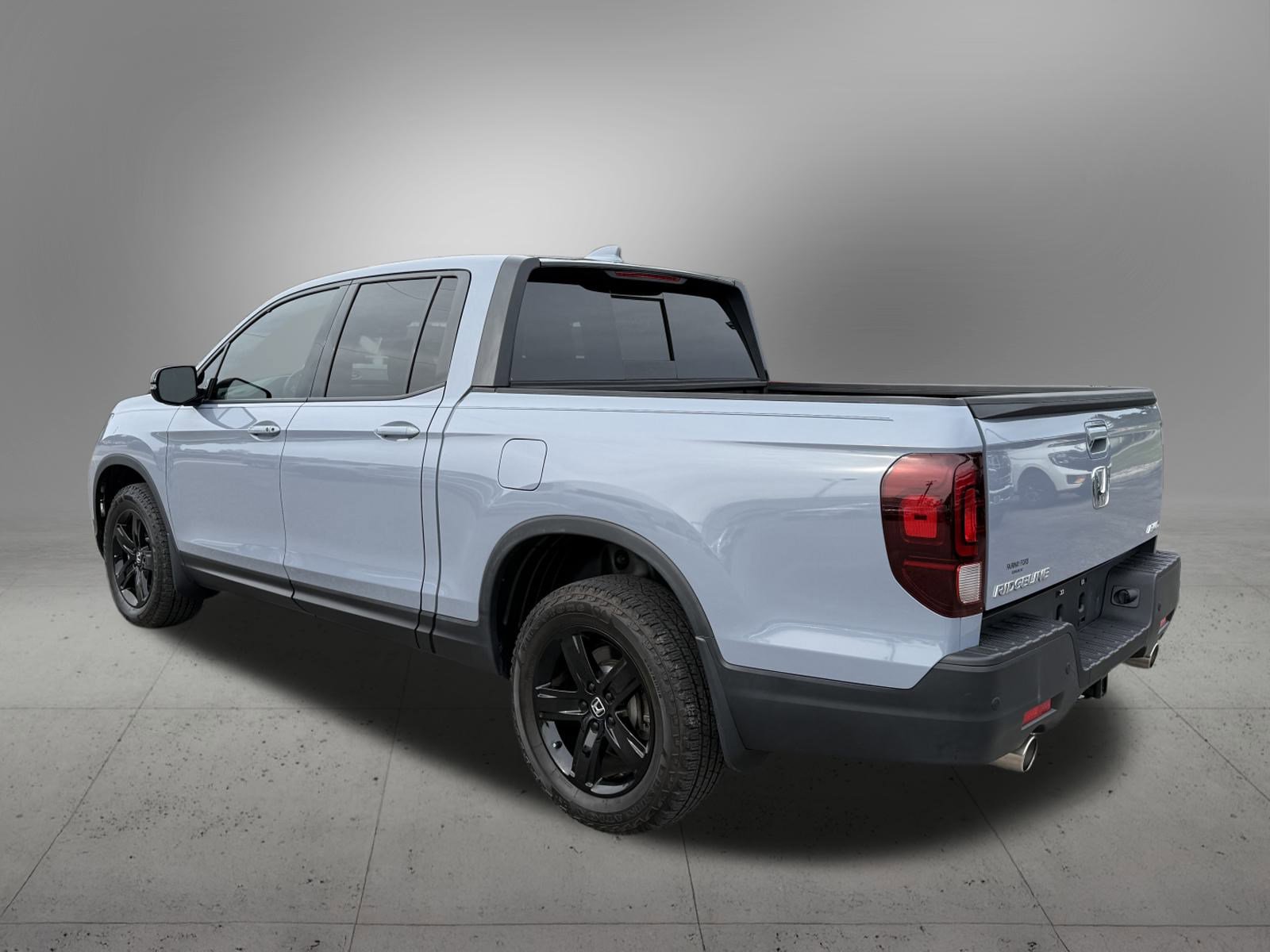 2022 Honda Ridgeline Black Edition photo 2