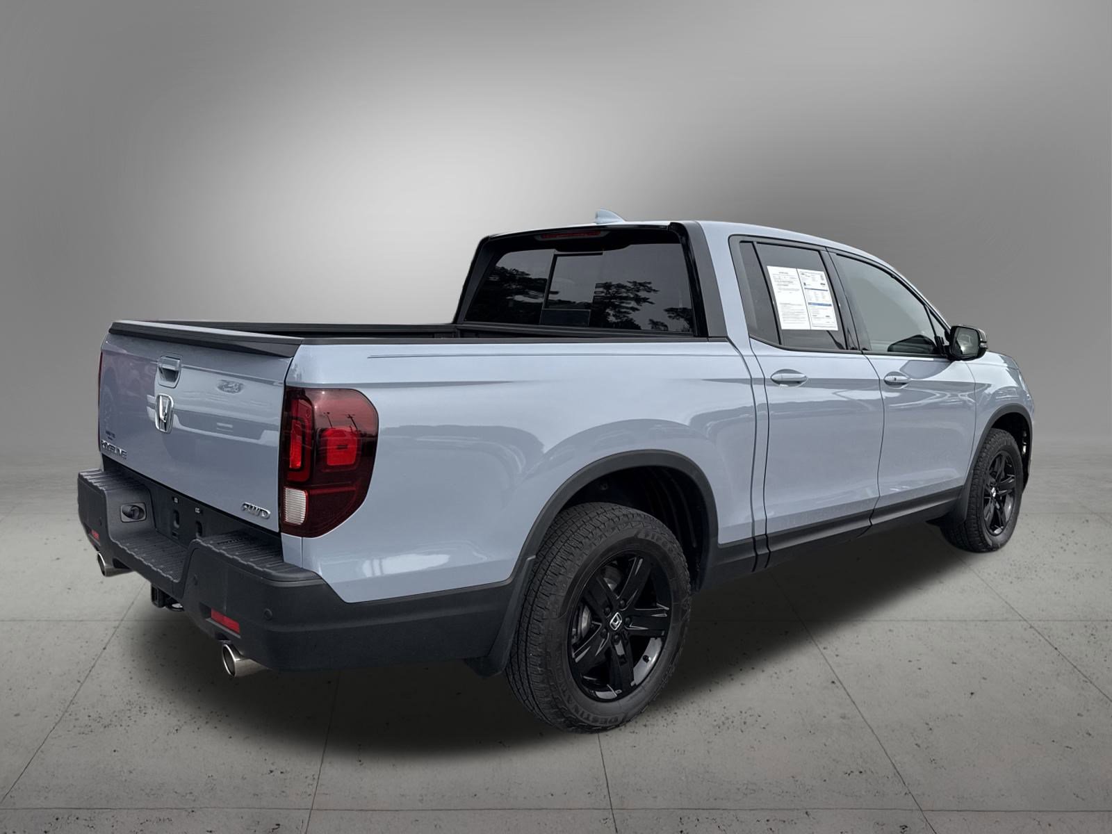 2022 Honda Ridgeline Black Edition photo 3