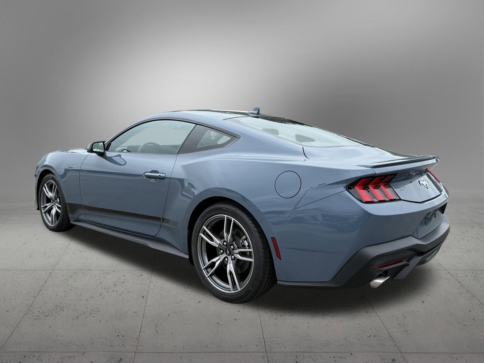 2025 Ford Mustang EcoBoost Premium photo 3