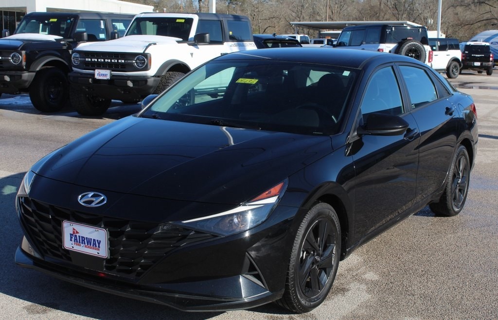 Used 2022 Hyundai Elantra SEL Sedan